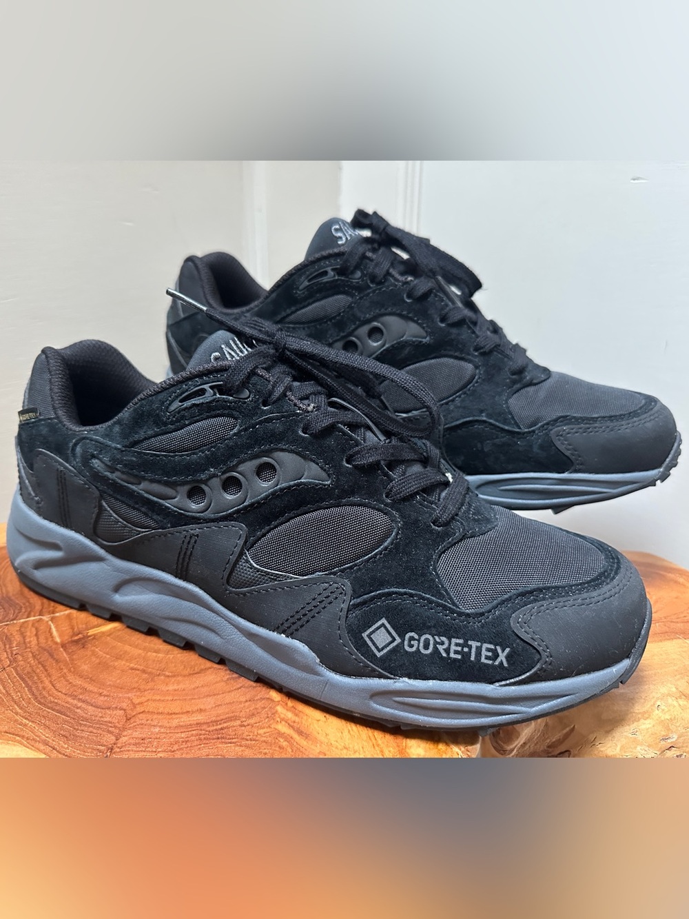 Saucony GRID Shadow 2 GORE-TEX “Triple Black” - Size: US Men’s 12